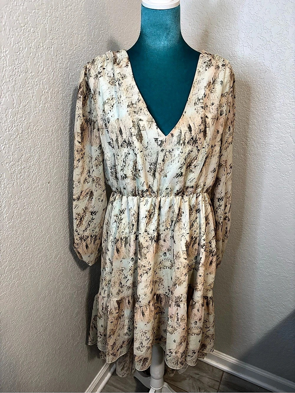 Abstract Print Mini Dress in Cream & Blue Size Large NWOT